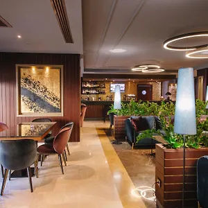 Wyndham Grand מלון
